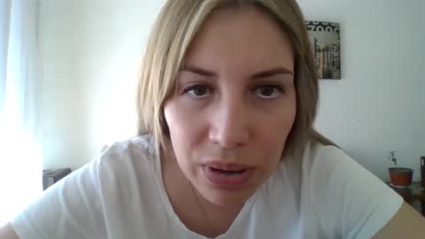Snapshot of sweet__alana chatting on December 2024 08:01:02 PM Sweet alana online show from December 2024 08:01:02 PM