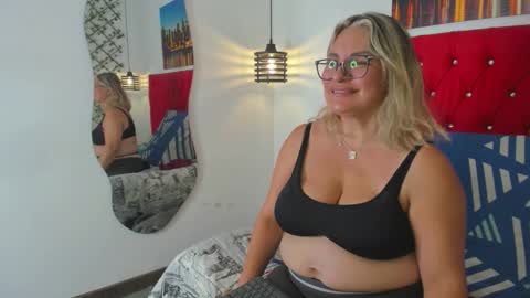 Carolina online show from September 2025 04:01:01 PM