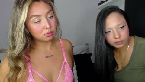 Snapshot of sweet__pink chatting on April 2026 02:14:01 AM Taty online show from April 2026 02:14:01 AM