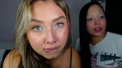 Snapshot of sweet__pink chatting on April 2026 01:30:02 AM Taty online show from April 2026 01:30:02 AM