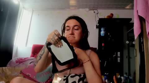 sweet__suck69bitch online show from December 2025 08:25:01 PM