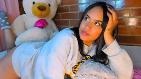 Stephanie online show from March 2025 04:27:02 AM