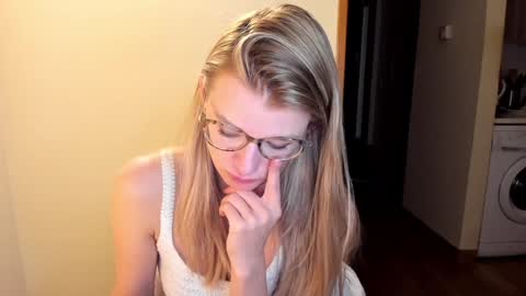 Snapshot of sweet_angel_a chatting on December 2024 02:01:02 AM Ann - your sweet girl online show from December 2024 02:01:02 AM