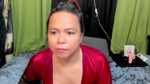 Snapshot of sweet_asiants_4u chatting on May 2026 12:27:02 AM izza izzasweet online show from May 2026 12:27:02 AM