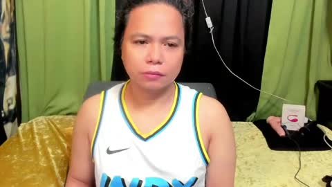 Snapshot of sweet_asiants_4u chatting on May 2026 01:00:01 AM izza izzasweet online show from May 2026 01:00:01 AM