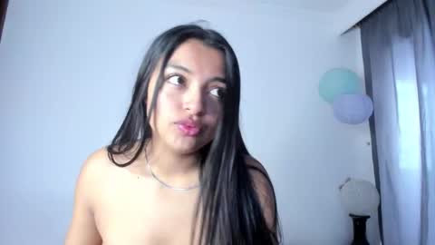 Snapshot of sweet_cinamon69 chatting on September 2025 08:19:01 PM Canela online show from September 2025 08:19:01 PM