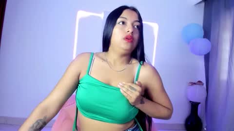 Snapshot of sweet_cinamon69 chatting on October 2025 02:17:02 PM Canela online show from October 2025 02:17:02 PM