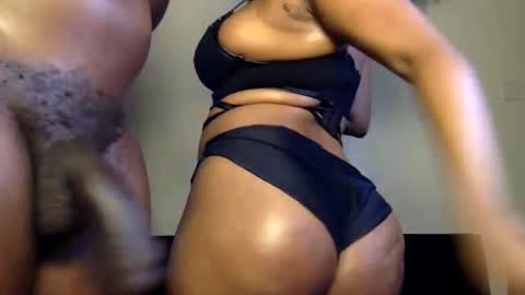 Snapshot of sweet_couples5 chatting on October 2025 10:21:02 PM cutie cam0 online show from October 2025 10:21:02 PM