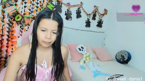 sweet_dania_ online show from October 2025 10:05:02 AM