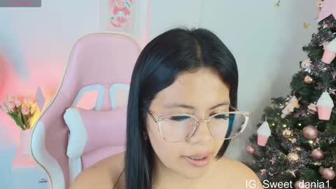 sweet_dania_ online show from December 2025 03:57:01 AM