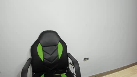 Snapshot of sweet_hann chatting on February 2025 10:10:02 PM Hanna online show from February 2025 10:10:02 PM