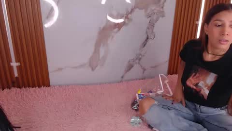 carollay online show from October 2025 12:50:02 PM