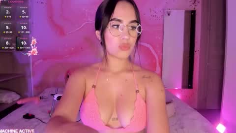 Snapshot of sweet_lemariee_ chatting on November 2025 12:27:02 PM Lemarie online show from November 2025 12:27:02 PM