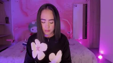 Snapshot of sweet_lemariee_ chatting on December 2025 12:43:02 PM Lemarie online show from December 2025 12:43:02 PM