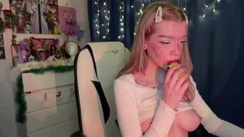 Melissa. Join me on Fansly link in social medias online show from December 2024 09:39:02 PM