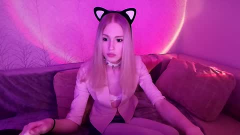 sweet_mol1y online show from October 2025 09:45:01 PM