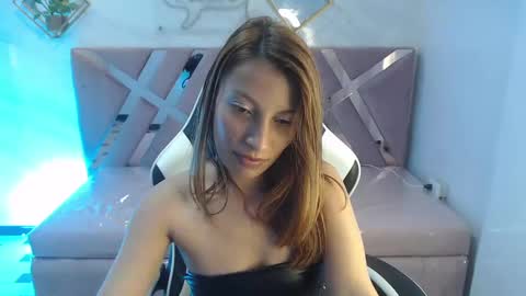 sweet_moon_v_ online show from October 2025 03:15:01 AM