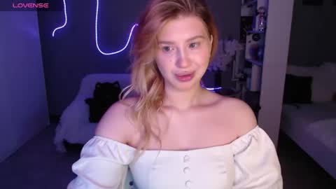 Snapshot of sweet_nicole_333 chatting on June 2026 10:21:02 AM sweet_nicole_333 online show from June 2026 10:21:02 AM