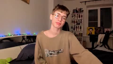 kira online show from December 2024 01:43:01 AM