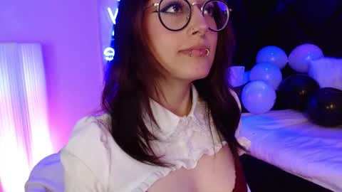 Snapshot of sweet_roxanee chatting on November 2025 04:34:01 AM Roxanee online show from November 2025 04:34:01 AM