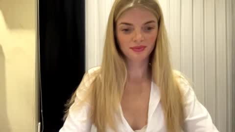 Snapshot of sweet_sinn_ chatting on September 2025 09:17:02 PM Mira online show from September 2025 09:17:02 PM