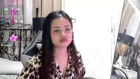 Snapshot of sweet_sirenxx chatting on October 2025 01:09:02 AM Leah online show from October 2025 01:09:02 AM