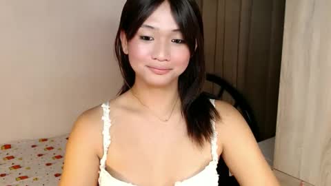 Snapshot of sweet_tenshi chatting on May 2026 04:46:02 PM tenshi online show from May 2026 04:46:02 PM