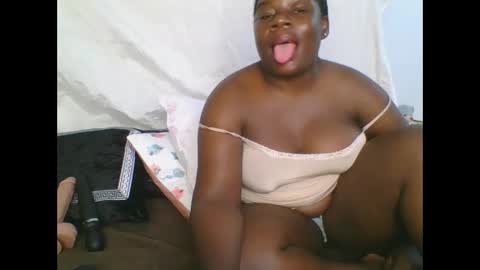 Snapshot of sweetafricangal chatting on January 2025 04:59:01 PM NASHA online show from January 2025 04:59:01 PM