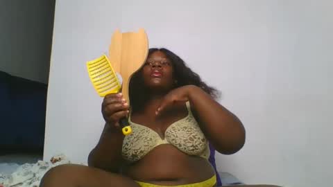 Snapshot of sweetafricangal chatting on January 2025 05:33:02 PM NASHA online show from January 2025 05:33:02 PM
