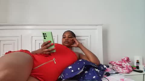 Snapshot of sweetateka chatting on April 2026 08:28:02 AM Sweetateka online show from April 2026 08:28:02 AM