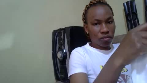 Snapshot of sweetdiva2012 chatting on October 2025 05:48:01 AM sweetdiva2012 online show from October 2025 05:48:01 AM