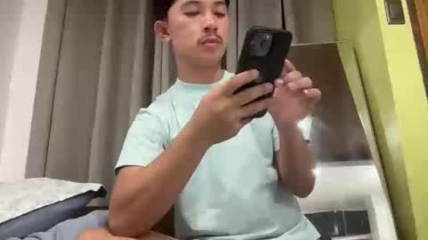 Snapshot of sweetguy102103 chatting on October 2025 09:22:02 AM khrayan online show from October 2025 09:22:02 AM