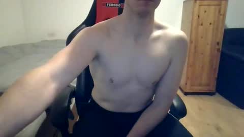 sweetguy8210 online show from January 2026 04:20:01 PM