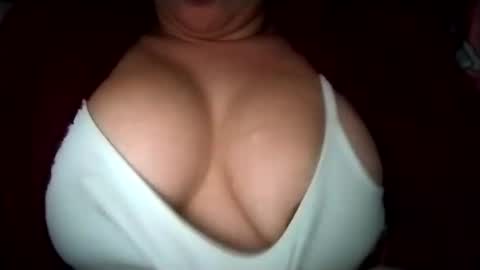 Snapshot of sweetie__annie chatting on February 2025 04:58:02 AM Ana Mara  i cant Make noise My family is here  online show from February 2025 04:58:02 AM