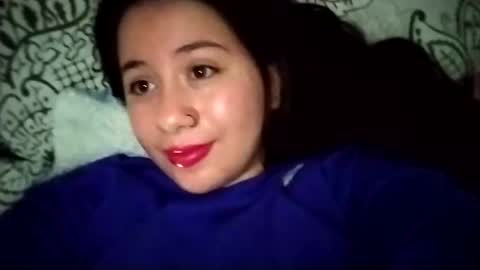 Snapshot of sweetie__annie chatting on February 2025 03:36:02 AM Ana Mara  i cant Make noise My family is here  online show from February 2025 03:36:02 AM