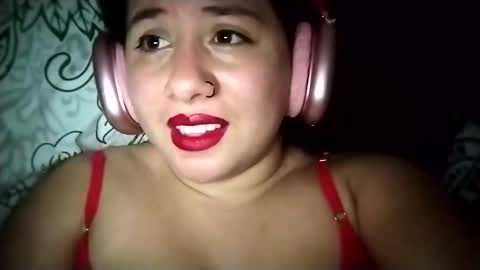 Snapshot of sweetie__annie chatting on March 2025 03:50:01 AM Ana Mara  i cant Make noise My family is here  online show from March 2025 03:50:01 AM