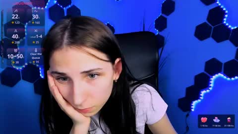 Chloe online show from May 2026 04:04:02 PM