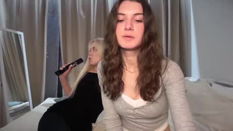 sweetie_kitty888 online show from October 2025 03:57:02 PM