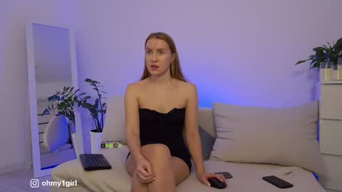 SweetKira1 online show from November 2025 12:37:01 PM