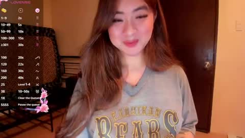 Snapshot of sweetlovepinay04 chatting on June 2026 05:27:01 PM Zoe online show from June 2026 05:27:01 PM