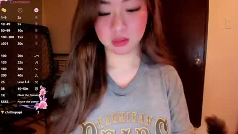 Snapshot of sweetlovepinay04 chatting on June 2026 05:32:02 AM Zoe online show from June 2026 05:32:02 AM
