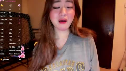 Snapshot of sweetlovepinay04 chatting on June 2026 02:01:01 AM Zoe online show from June 2026 02:01:01 AM