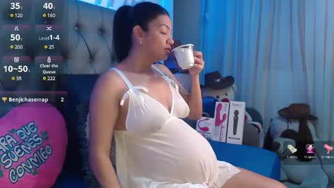 Snapshot of sweetmom12 chatting on December 2024 01:43:02 PM Sweetmom12 online show from December 2024 01:43:02 PM