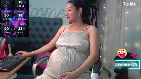 Snapshot of sweetmom12 chatting on February 2025 01:48:02 PM Sweetmom12 online show from February 2025 01:48:02 PM