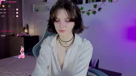 Anya online show from October 2025 08:52:01 PM