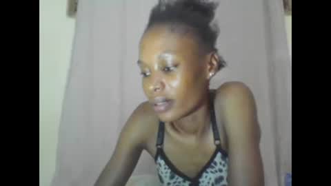 ESTHER online show from February 2025 06:29:02 PM