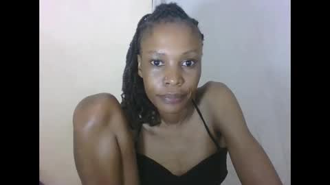 ESTHER online show from October 2025 01:28:01 AM