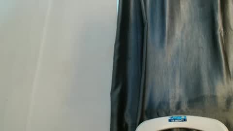 slim ivy online show from February 2026 05:00:02 PM