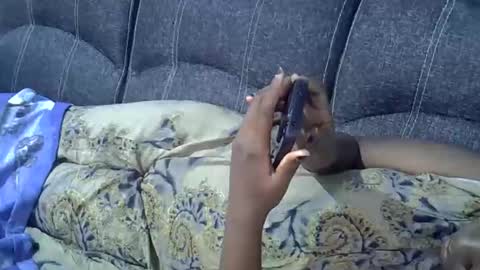 queen online show from November 2025 06:38:02 AM