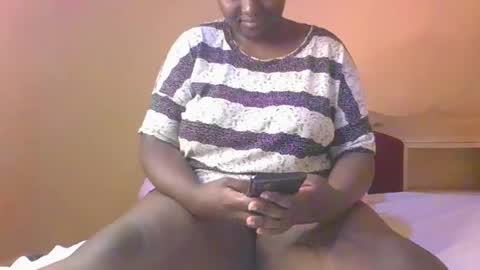 Snapshot of sweetrose2049 chatting on February 2026 01:12:01 AM Rose Watetu online show from February 2026 01:12:01 AM